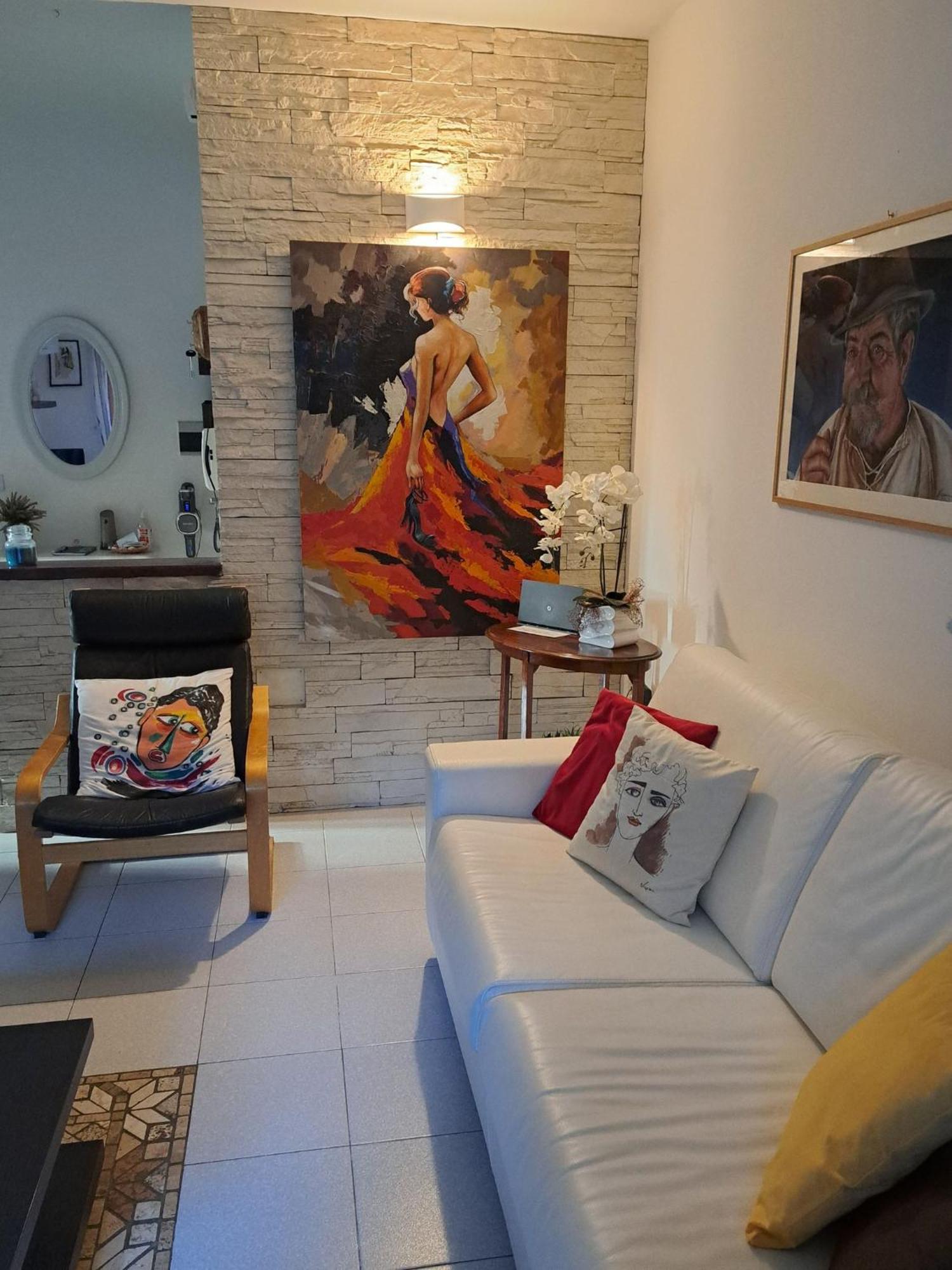 Casa Vacanze Viaggi Dipinti Монтеренцио Экстерьер фото