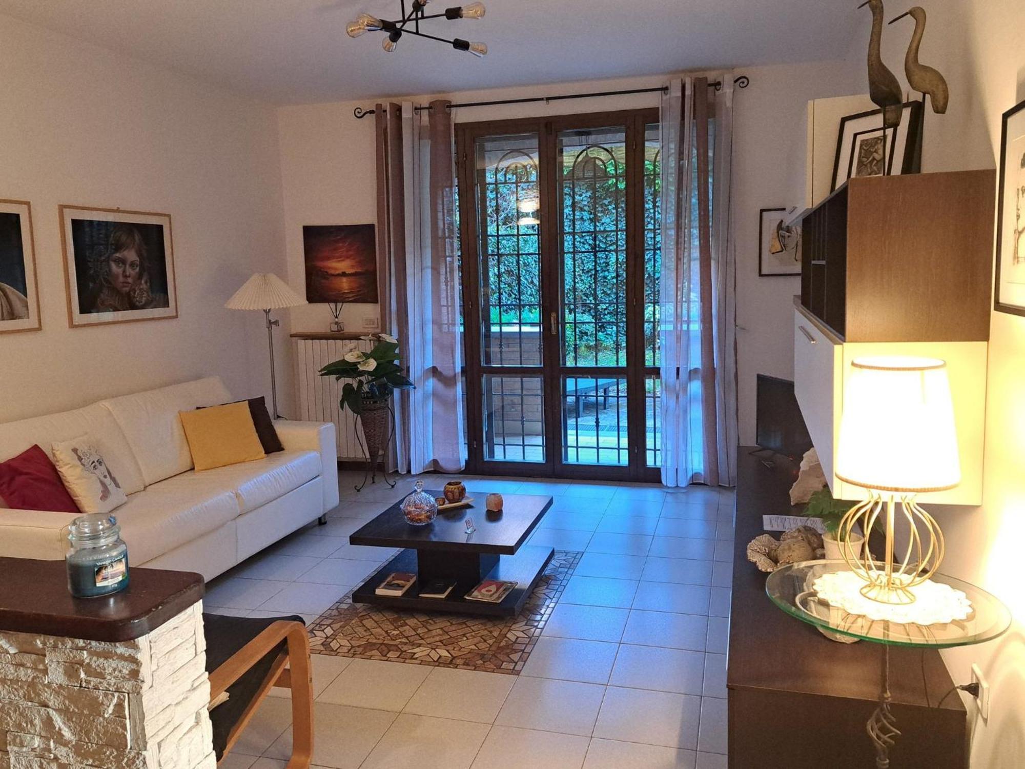 Casa Vacanze Viaggi Dipinti Монтеренцио Экстерьер фото